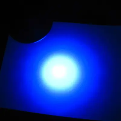 UV LED light for NDT
